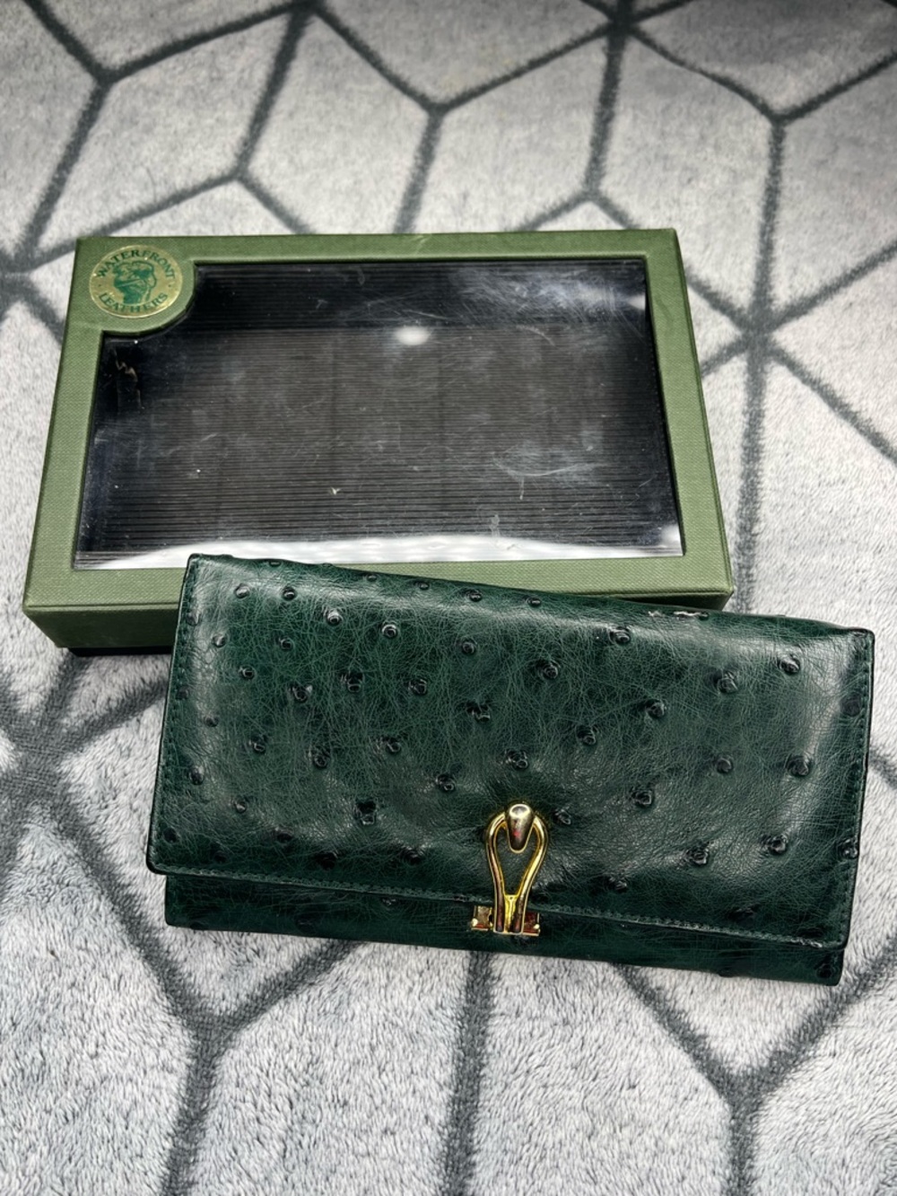 Vintage Exotic Emerald Green Genuine Ostrich Leather Wallet w Gold Clasp NWT